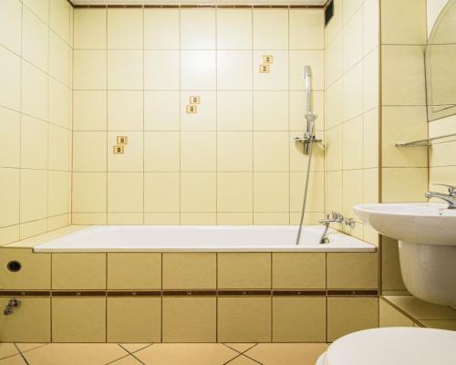 2 pokoje, balkon, 2 piętro /os. Zawiszów