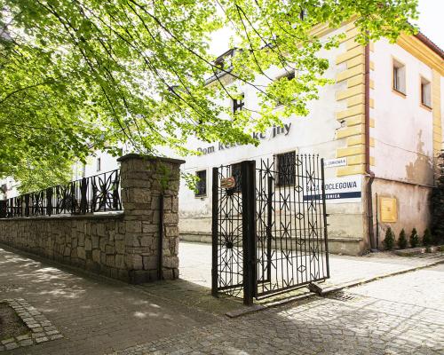 Zamek Świdnicki - zespół poklasztorny na sprzedaż