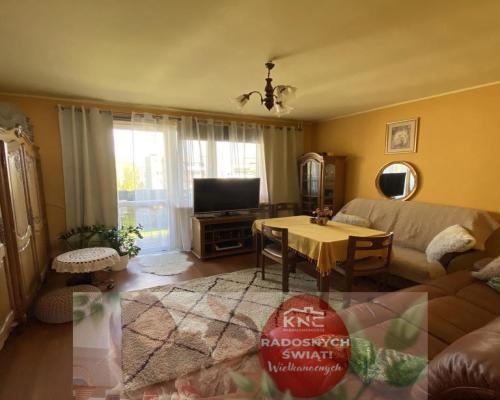 Mieszkanie 3 pokojowe 64 m kw. w Pionkach.