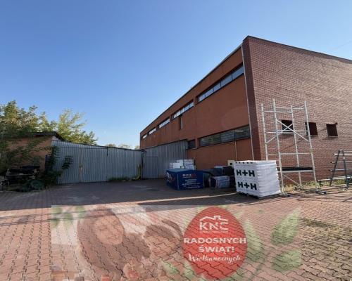 Market budowlano-przemysłowy w centrum Dęblina..