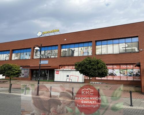 Market budowlano-przemysłowy w centrum Dęblina..