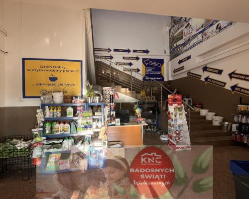 Market budowlano-przemysłowy w centrum Dęblina..