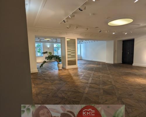 Lokal biurowo-usługowy, 116 m², centrum