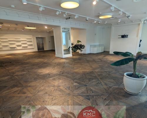 Lokal biurowo-usługowy, 116 m², centrum