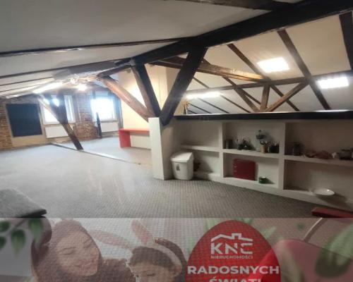 Lokal biurowo-usługowy, 81 m², centrum