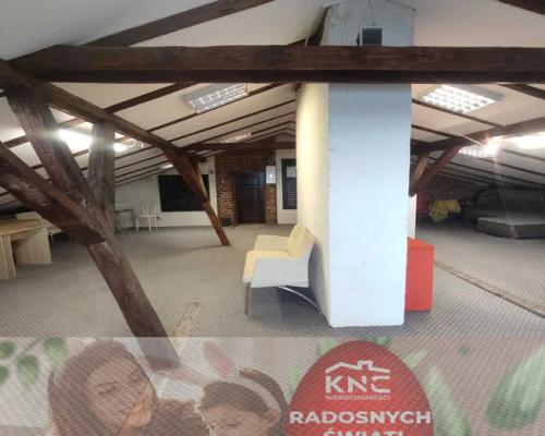 Lokal biurowo-usługowy, 81 m², centrum