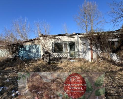 Duża działka z budynkiem we Wsoli blisko Radomia.