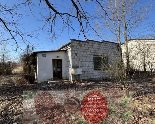 Duża działka z budynkiem we Wsoli blisko Radomia.