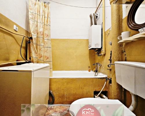 Poniatowa - kawalerka do remontu 32m2