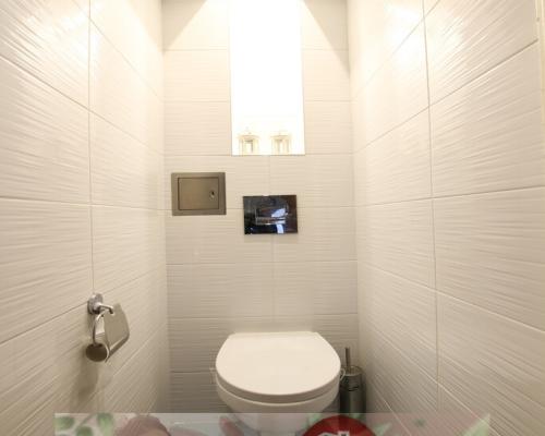 Mieszkanie, Nałęczów,ul. Partyzantów, 3 pokoje, 59m2,  Opis mieszkania: - piętro 3/3- powierzchnia mieszkania: 58,7 m2- salon 2