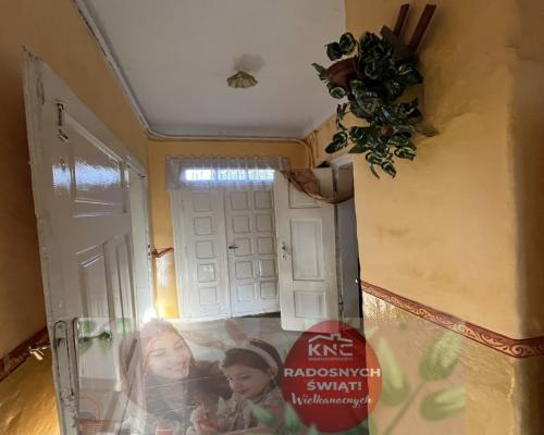 Drewniany dom na działce w Świeciechowie Dużym.