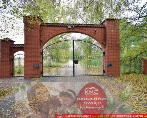 Zabytkowy Zespół Dworsko-Parkowy (XIXw. 1880 r)