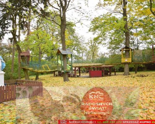 Zabytkowy Zespół Dworsko-Parkowy (XIXw. 1880 r)