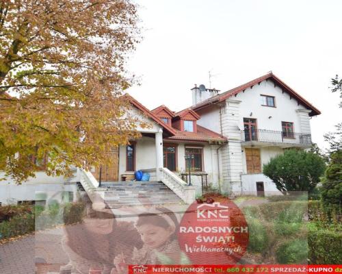 Zabytkowy Zespół Dworsko-Parkowy (XIXw. 1880 r)