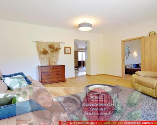 Prestiżowe mieszkanie, wyskoki standard, 2 balkony.