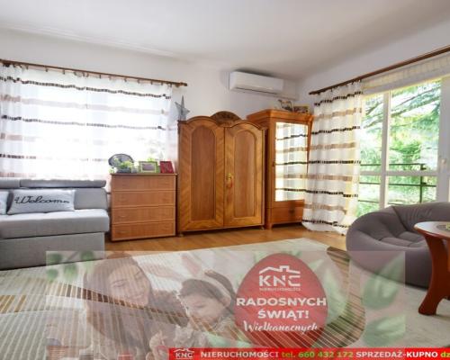 Zadbany dom do zamieszkania, ładna działka.