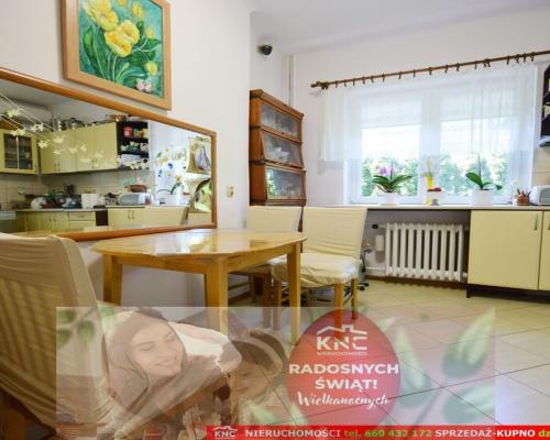 Zadbany dom do zamieszkania, ładna działka.