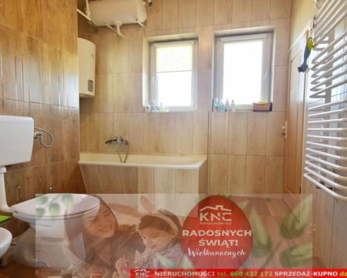 Zadbany dom do zamieszkania, ładna działka.