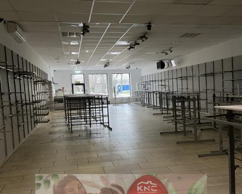 Lokal handlowy 180 m kw.  w centrum Dęblina.