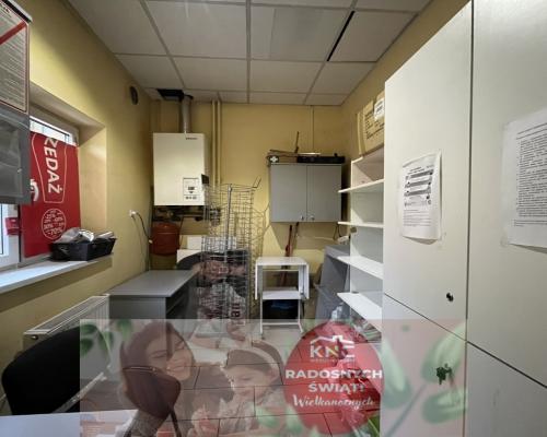 Lokal handlowy 180 m kw.  w centrum Dęblina.