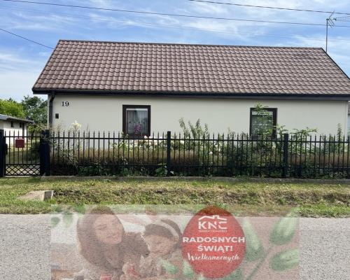 Dom z drewna  w Zielonce Starej pod Zwoleniem.