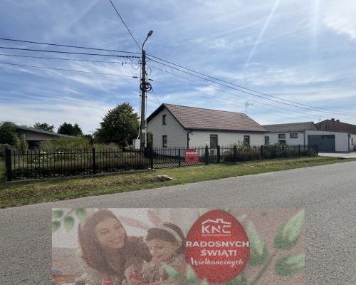 Dom z drewna  w Zielonce Starej pod Zwoleniem.