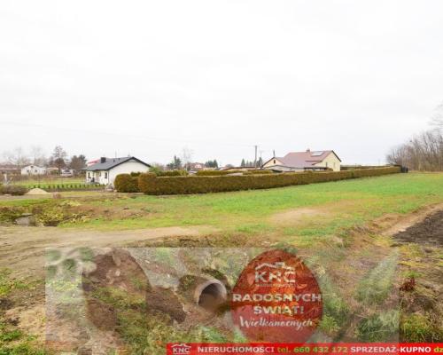 Działka budowlana (WZ) wszystkie media.