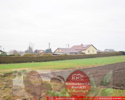 Działka budowlana (WZ) wszystkie media.