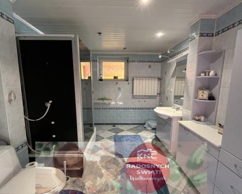 Dom wolnostojący  z częścią handlową w Dęblinie.