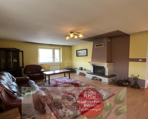 Dom wolnostojący  z częścią handlową w Dęblinie.