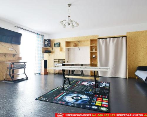 Mieszkanie 2 pok. 2 piętro, parking, niski czynsz.