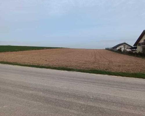 Działka  w bliskiej odległości od Lublina.