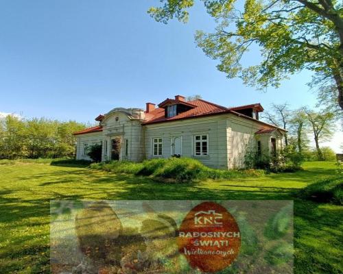 Zabytkowy dworek z przełomu XIX i XX w. w Świdniku