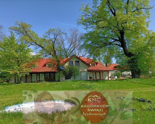 Zabytkowy dworek z przełomu XIX i XX w. w Świdniku