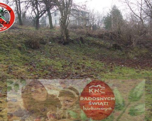 Do sprzedania działka o powierzchni 12a z domkiem do zamieszkania. Działka znajduje się w centrum miejscowości Krzczonów. Na po