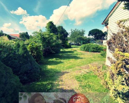 Dom na dużej działce graniczący z rz. Ciemięgą.