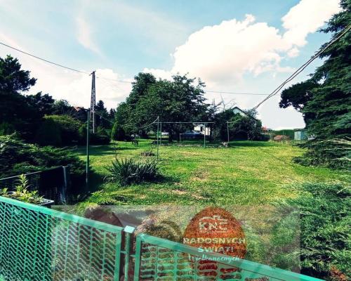 Dom na dużej działce graniczący z rz. Ciemięgą.