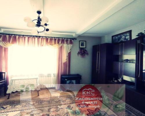 Dom na dużej działce graniczący z rz. Ciemięgą.