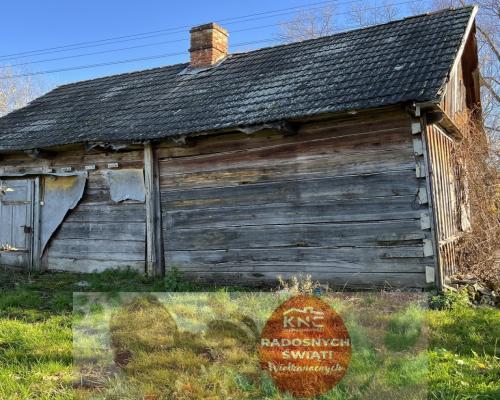 Dom drewniany do remontu na działce w Zakrzowie.