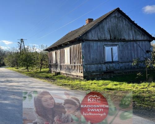 Dom drewniany do remontu na działce w Zakrzowie.