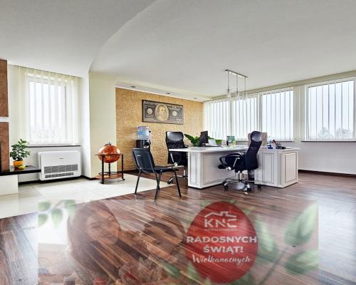 Budynek z lok. biurowo-usługowymi na 22ar działce