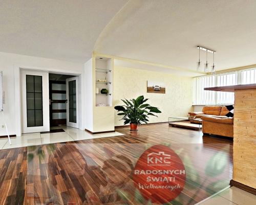 Budynek z lok. biurowo-usługowymi na 22ar działce