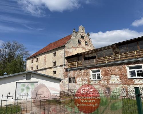 Budynek "Spichlerza" ul. 6 sierpnia w Puławach.