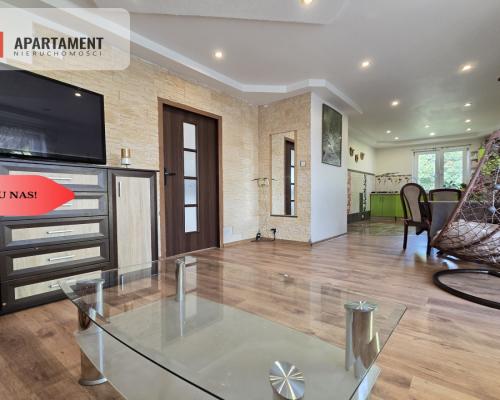 * Przestronny dom na dużej działce dla 2 rodzin