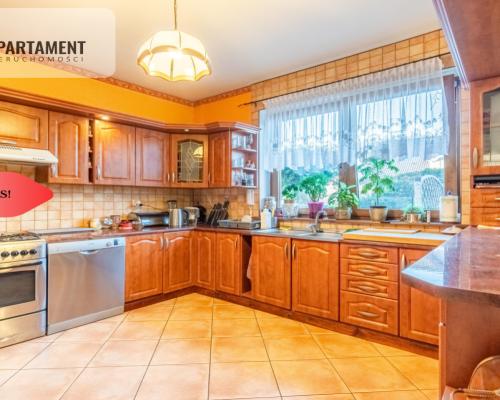 Dom: dwa mieszkania i przestrzeń na działalność