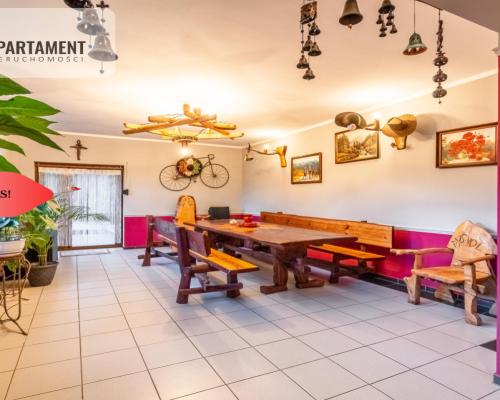 Dom: dwa mieszkania i przestrzeń na działalność