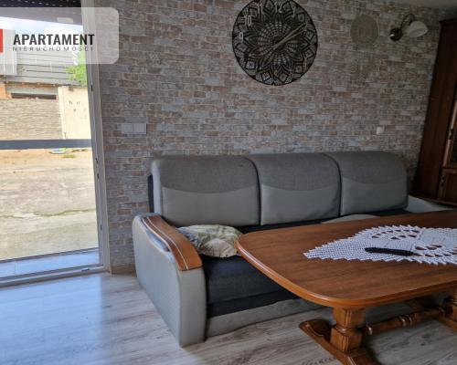 Dwa domy wolnostojące w spokojnej okolicy