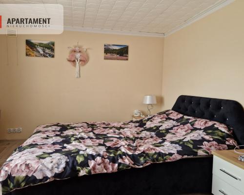 Dwa domy wolnostojące w spokojnej okolicy