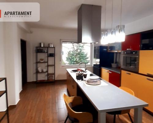 Piękny dom pod lasem