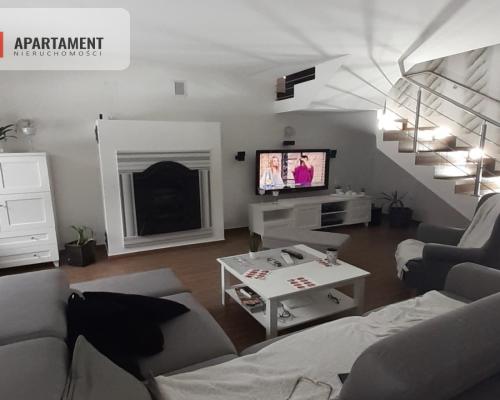 Piękny dom pod lasem